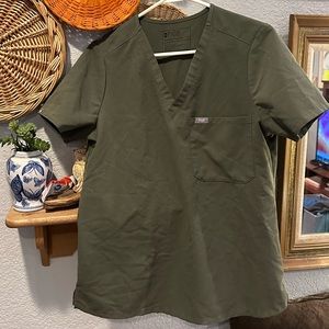 Figs Women’s Moss Catarina One Pocket Scrub Top